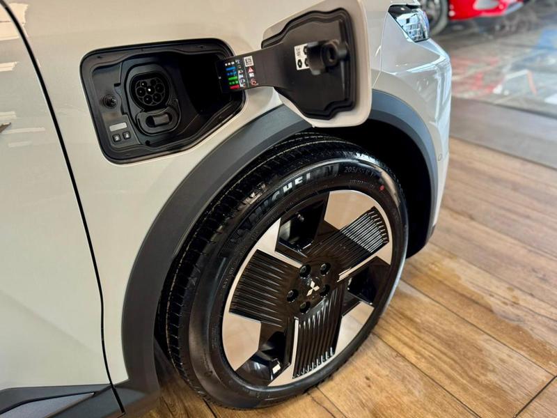 Mitsubishi Eclipse Cross II 87 Kwh 218 Invite+ Pack Intense