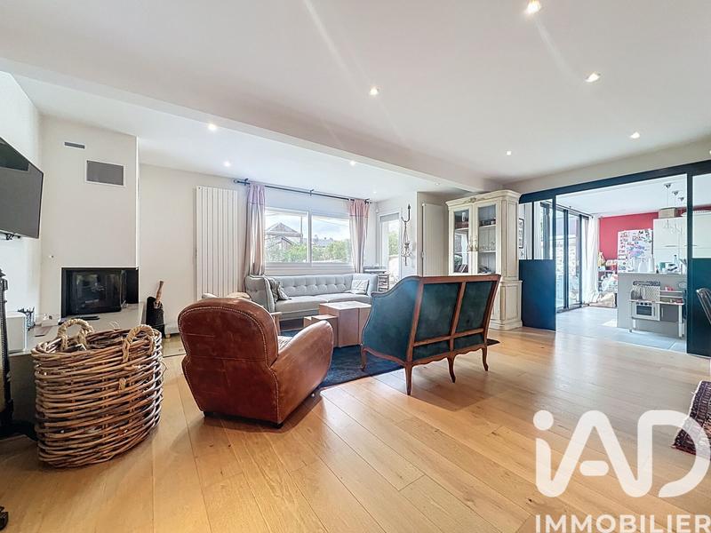 Maison - 203 m² - 7 pièces