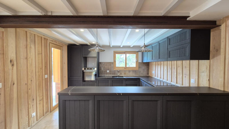 Maison - 190 m² - 8 pièces