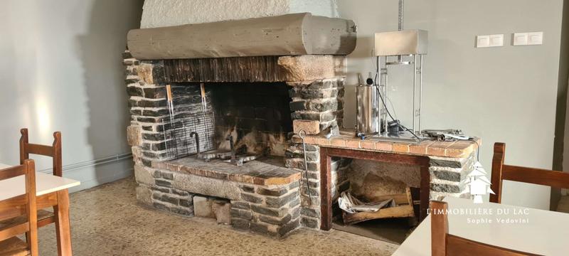 Local commercial - 451 m² - 2 pièces