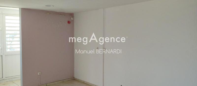 Local commercial - 72 m² - 6 pièces