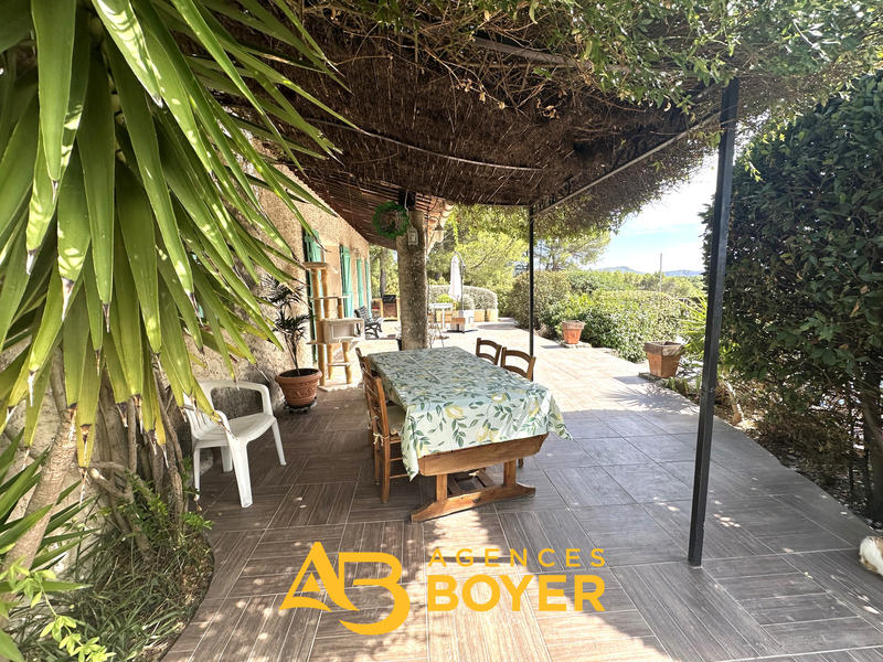 Maison - 104 m² - 4 pièces