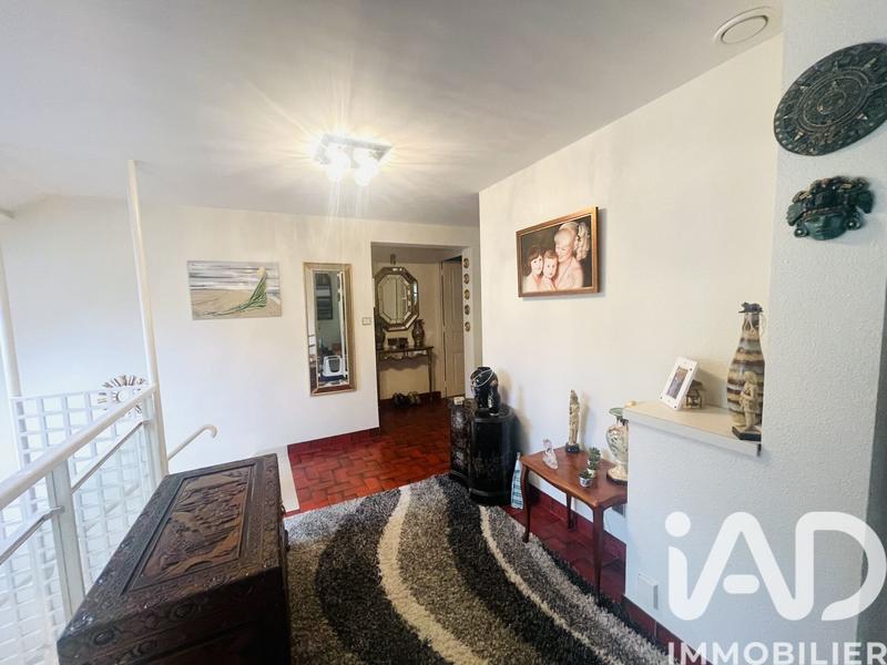 Maison - 180 m² - 8 pièces