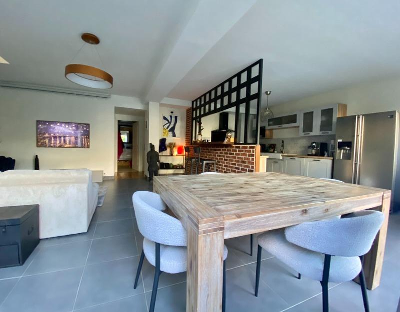 Appartement - 125 m² - 5 pièces