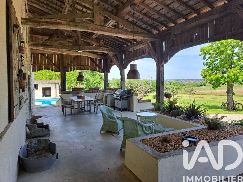 Maison - 289 m² - 7 pièces