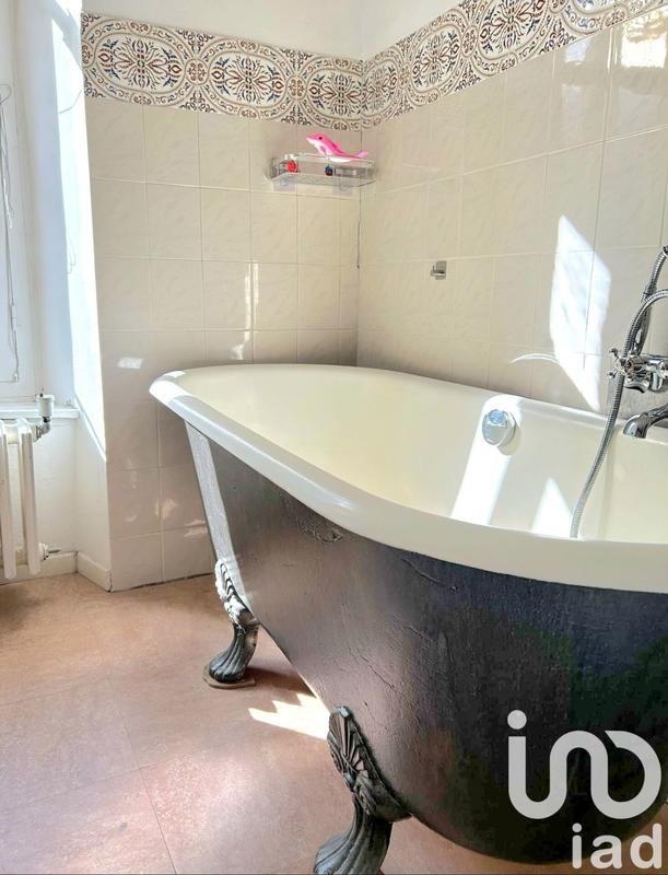 Maison - 630 m² - 10 pièces