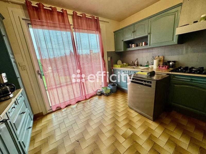 Maison - 275 m² - 16 pièces