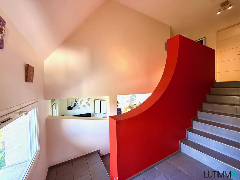 Maison contemporaine - 184 m² - 6 pièces