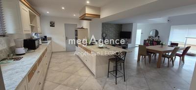 Maison - 170 m² - 7 pièces