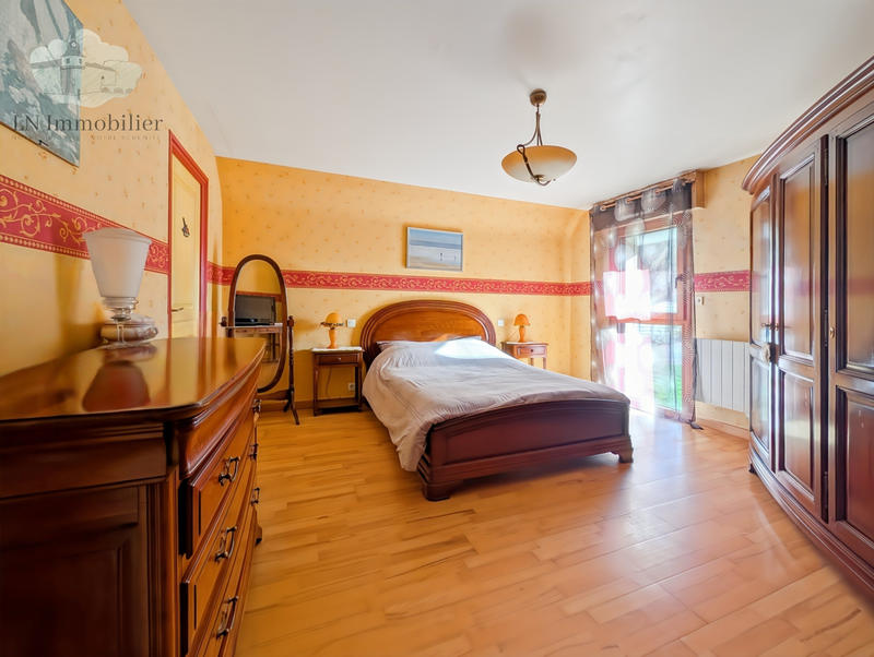 Maison - 143 m² - 7 pièces