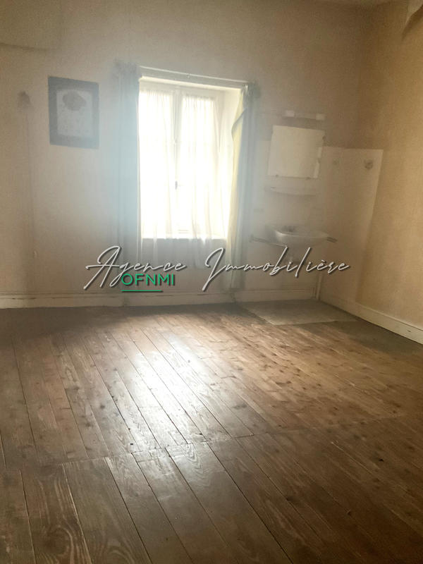 Maison de village - 180 m² - 8 pièces