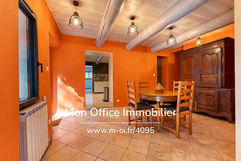 Mas - 210 m² - 10 pièces