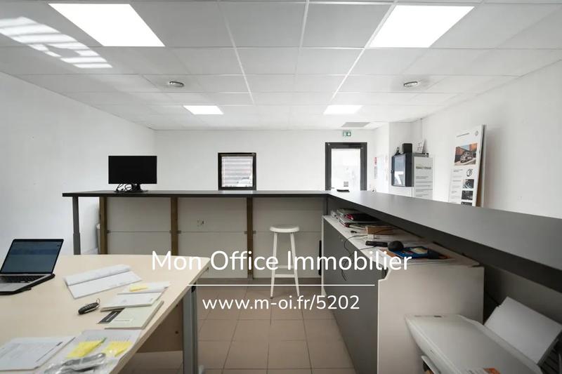 Local d'activité / Entrepôt - 252 m² - 10 pièces