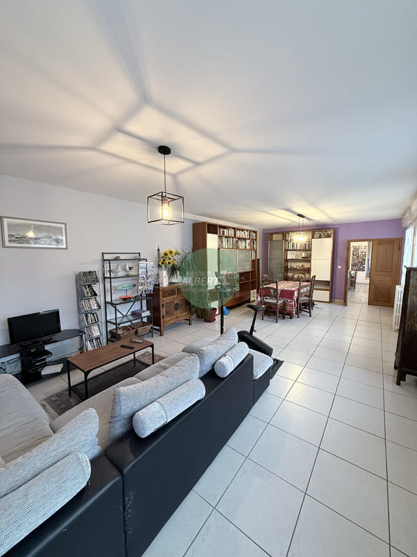 Appartement - 201 m² - 5 pièces