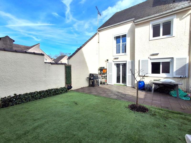 Maison - 95 m² - 4 pièces