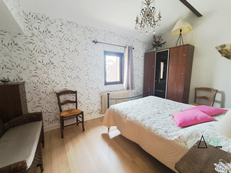 Maison traditionnelle - 287 m² - 9 pièces