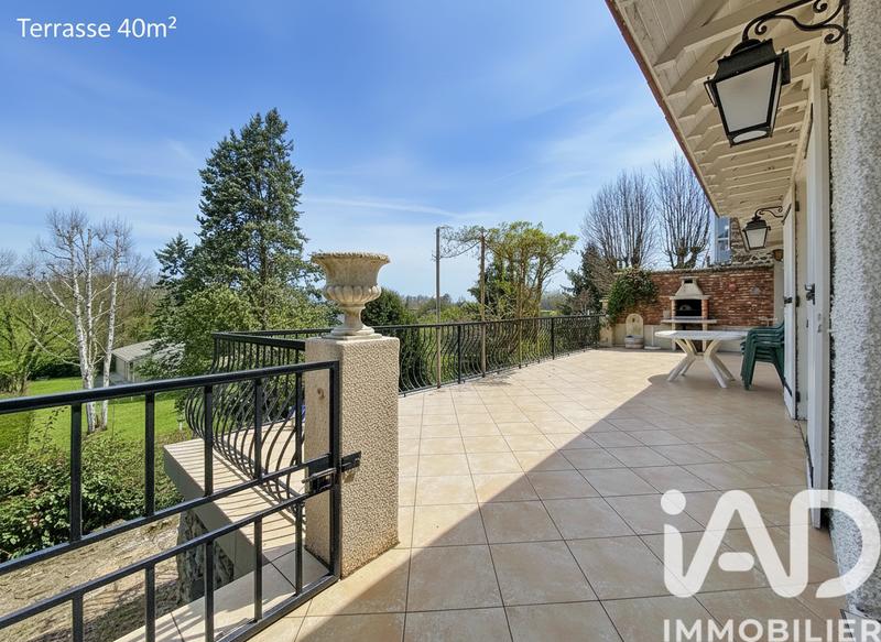 Maison - 166 m² - 8 pièces