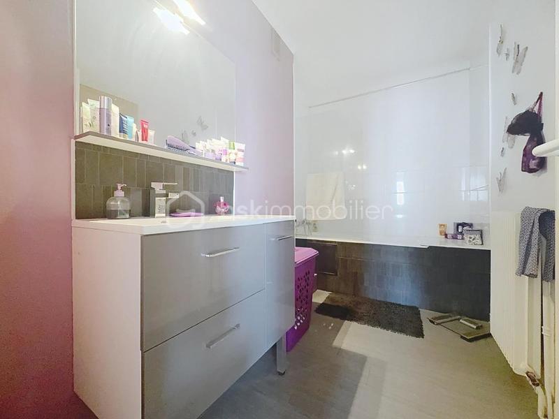 Appartement - 77 m² - 3 pièces