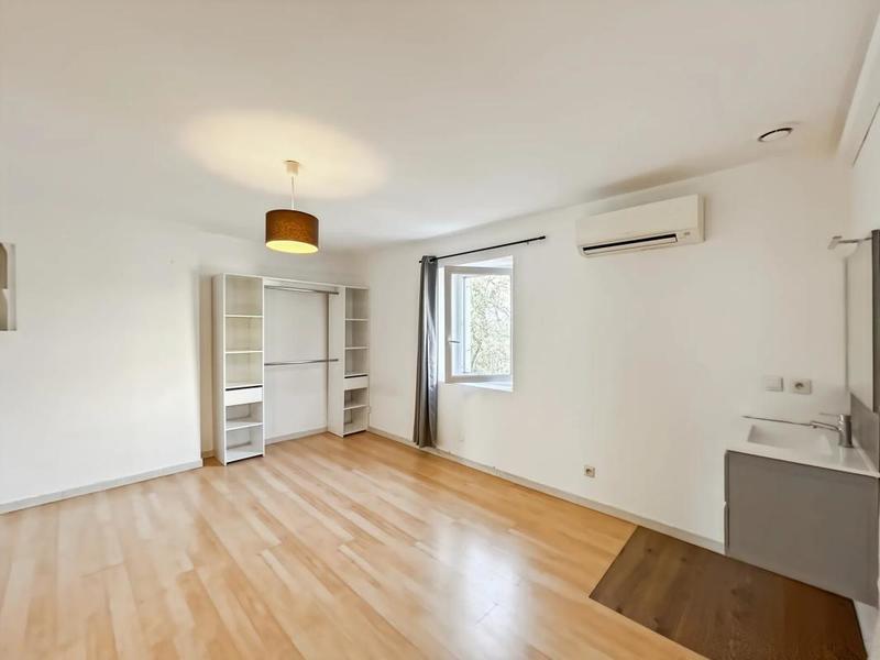 Appartement - 90 m² - 3 pièces