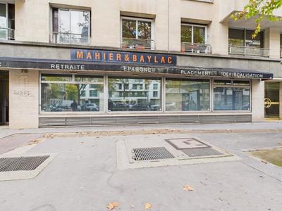 Local commercial - 151 m²