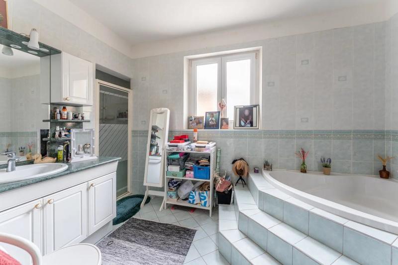 Maison - 275 m² - 7 pièces