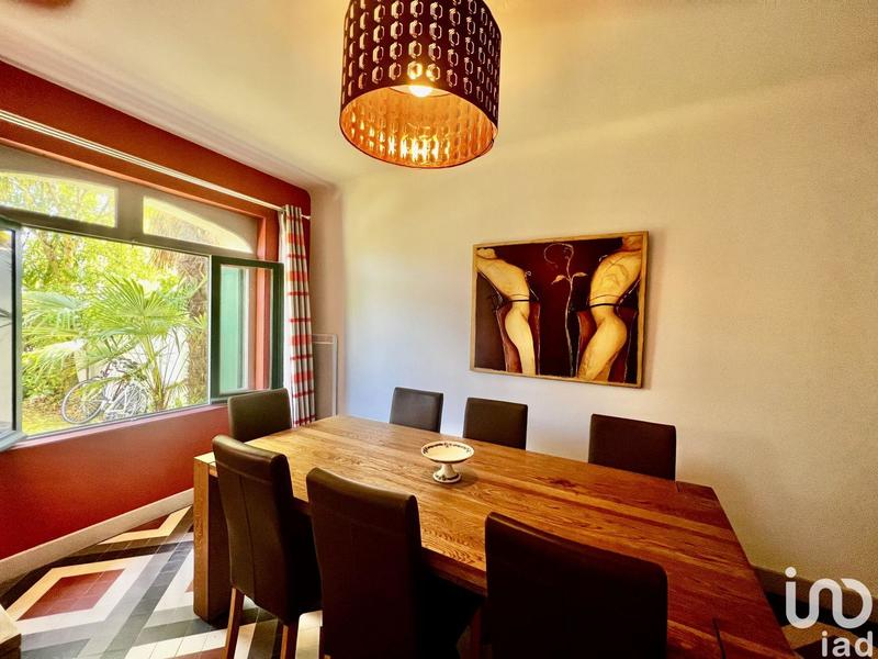 Maison - 333 m² - 12 pièces