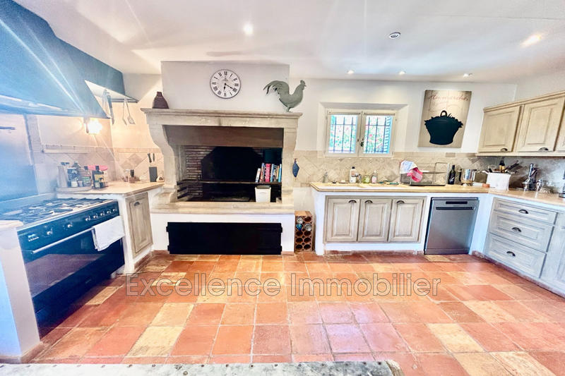 Propriété - 300 m² - 10 pièces