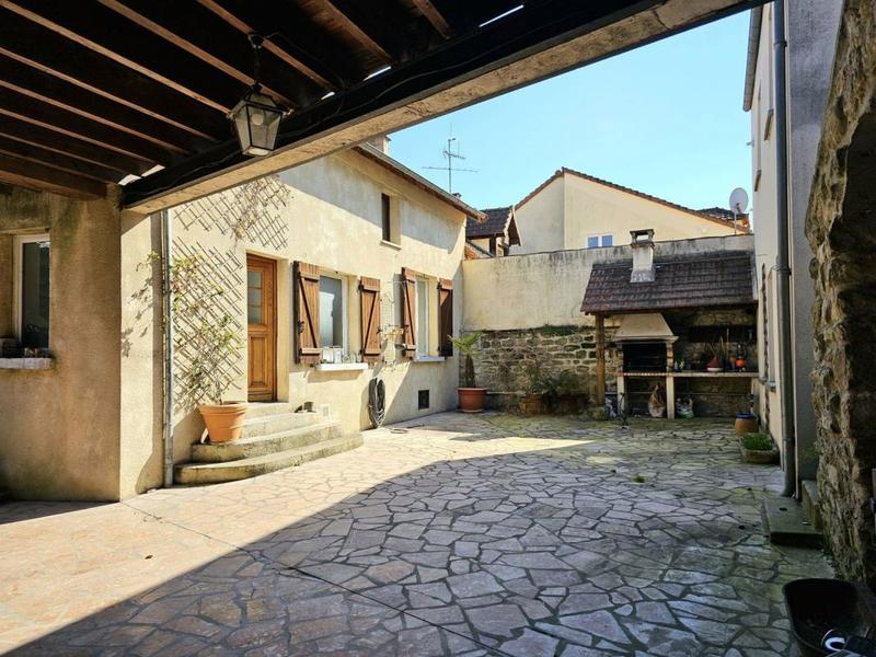 Maison - 278 m² - 11 pièces