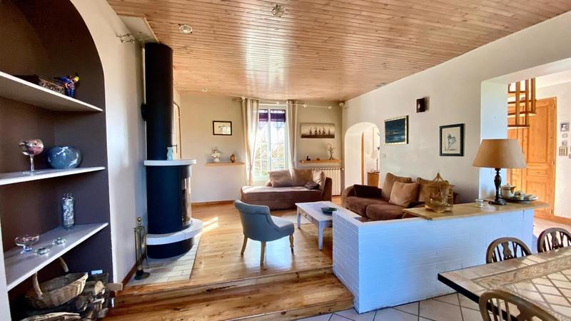 Propriété - 105 m² - 10 pièces