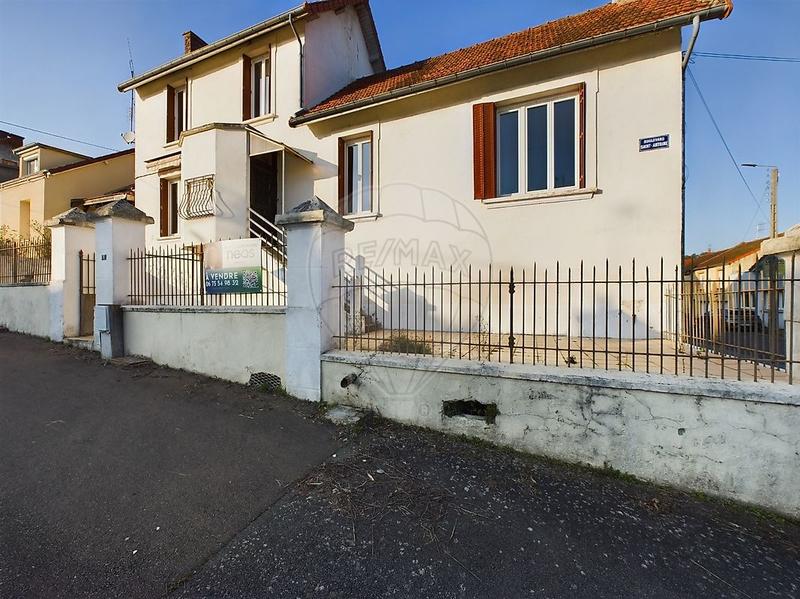 Maison - 220 m² - 6 pièces