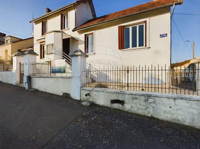 Maison - 220 m² - 6 pièces