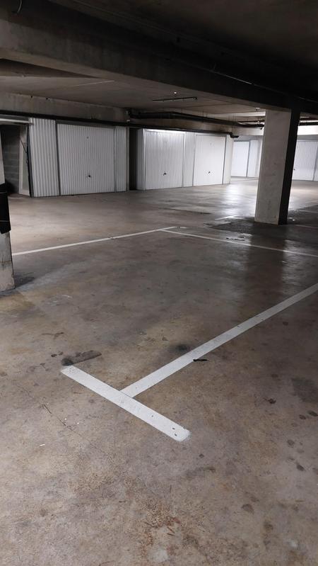 Parking / Garage - 48 m²