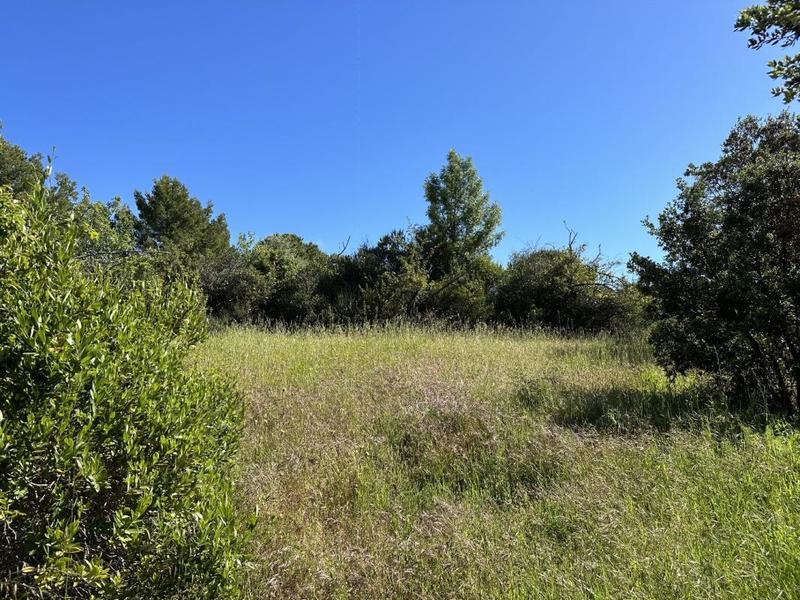 Terrain constructible - 3 070 m²