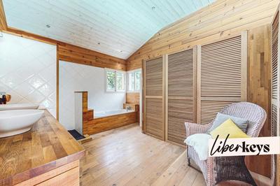 Villa - 220 m² - 8 pièces