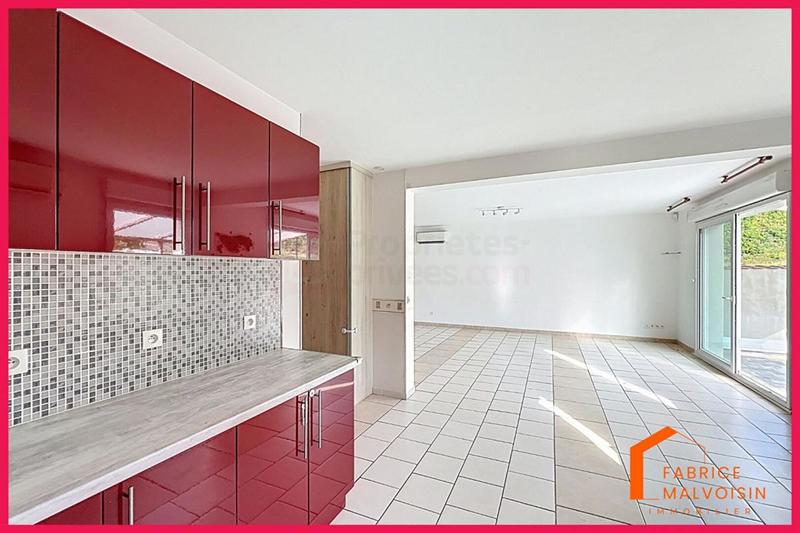 Maison - 330 m² - 12 pièces