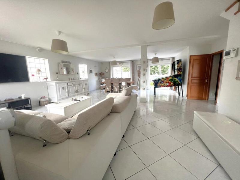 Propriété - 175 m² - 8 pièces