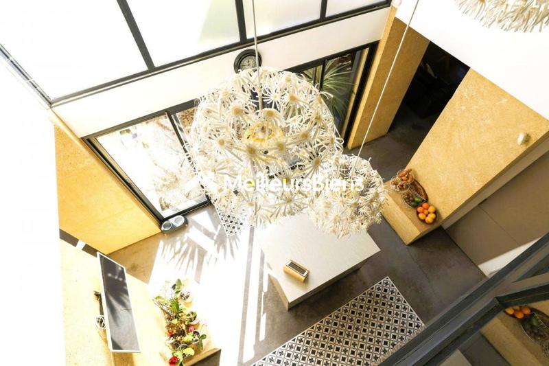 Propriété - 190 m² - 6 pièces