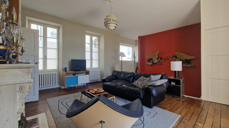 Maison - 205 m² - 9 pièces