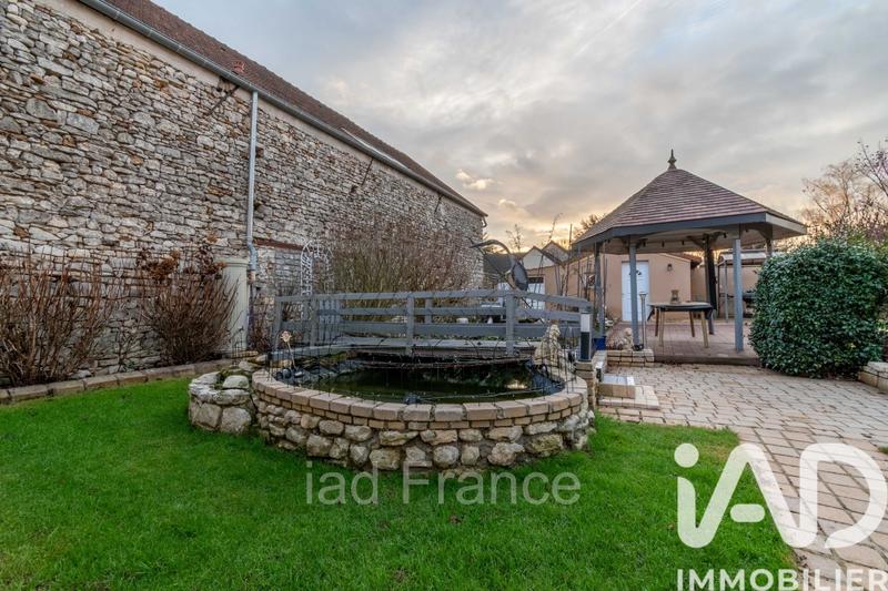 Maison - 203 m² - 10 pièces