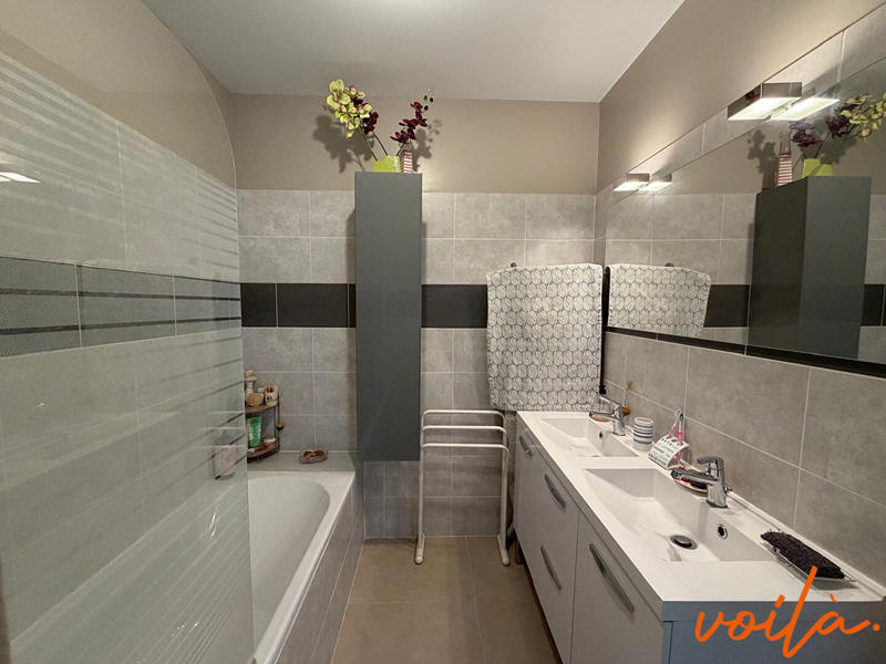 Maison - 98 m² - 5 pièces