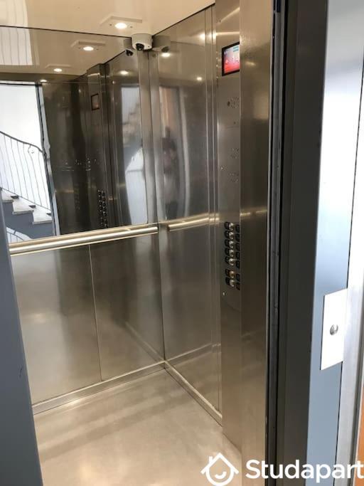 Chambre - 8 m² - 1 pièce