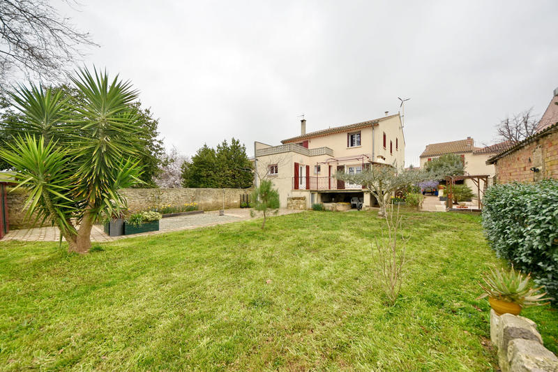 Maison - 220 m² - 7 pièces