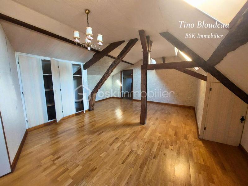 Demeure - 305 m² - 13 pièces