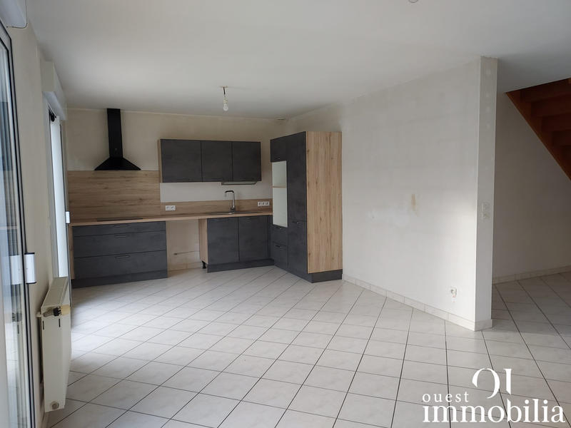 Maison - 874 m² - 4 pièces