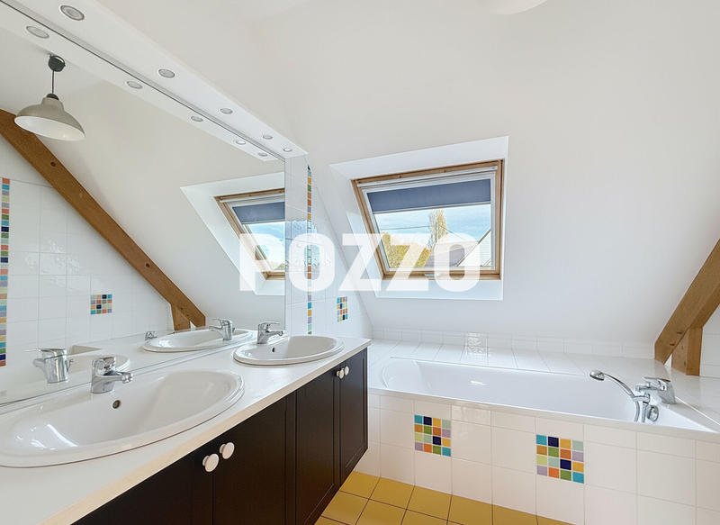 Maison - 200 m² - 7 pièces