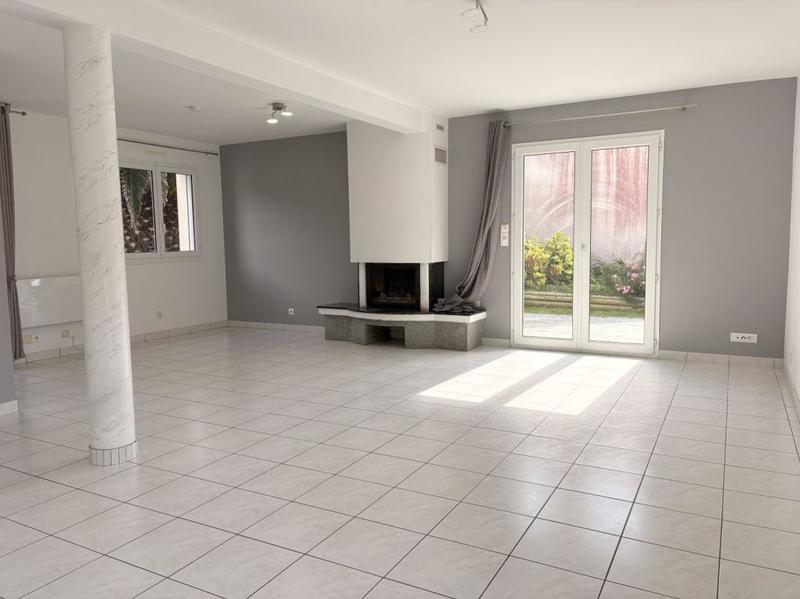 Maison - 90 m² - 6 pièces