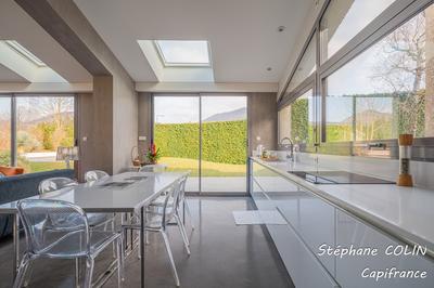 Maison - 239 m² - 7 pièces