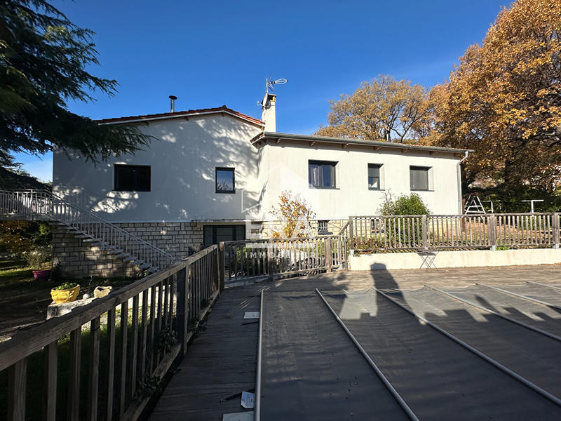 Maison - 182 m² - 6 pièces
