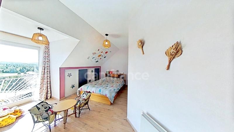 Maison - 161 m² - 8 pièces