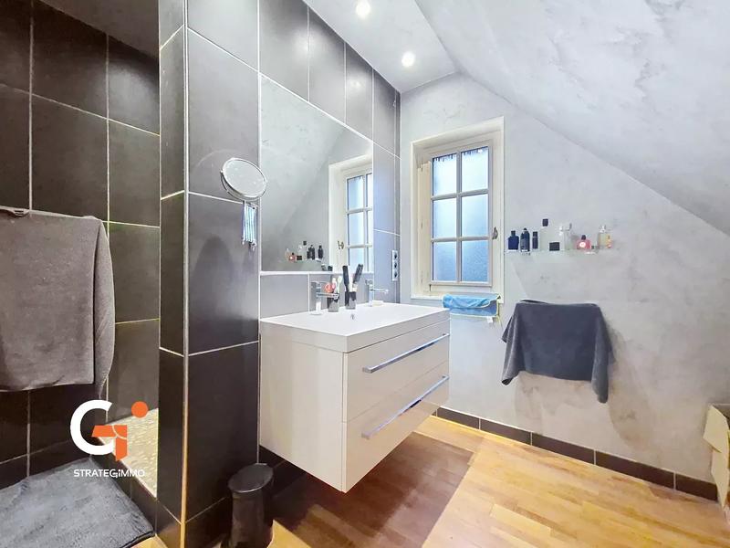 Maison - 110 m² - 6 pièces